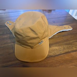 OR. Hat with optional earmuffs